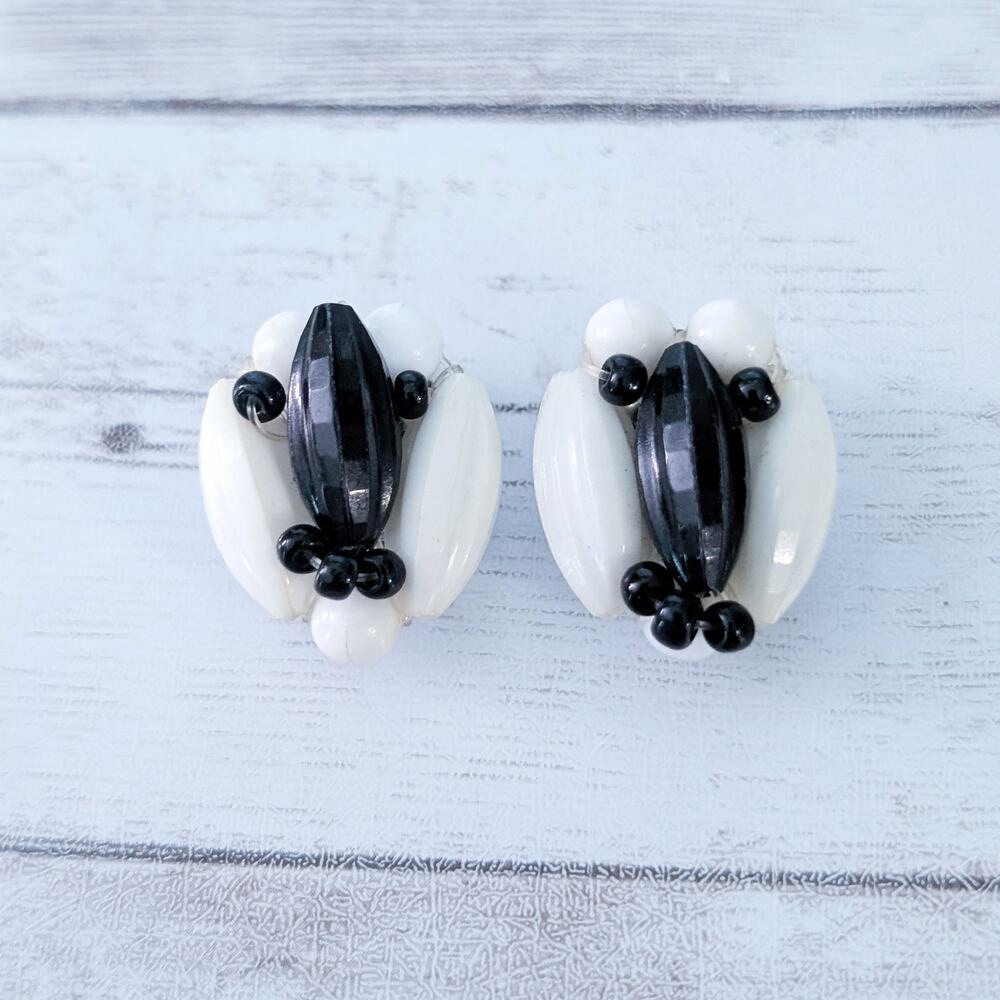 Vintage Clip On Earrings Off White & Black 1" Retro